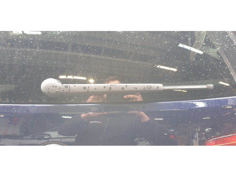 Recambio de brazo limpia trasero para volkswagen touran (5t1) 2.0 tdi referencia OEM IAM 5G995570703C  