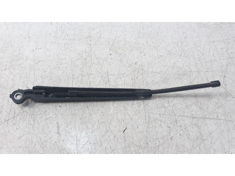 Recambio de brazo limpia trasero para volkswagen touran (5t1) 2.0 tdi referencia OEM IAM 5G995570703C  