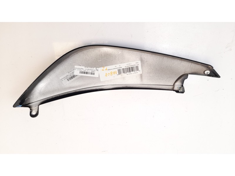 Recambio de moldura para bmw f 800 s/st referencia OEM IAM 46617728137  