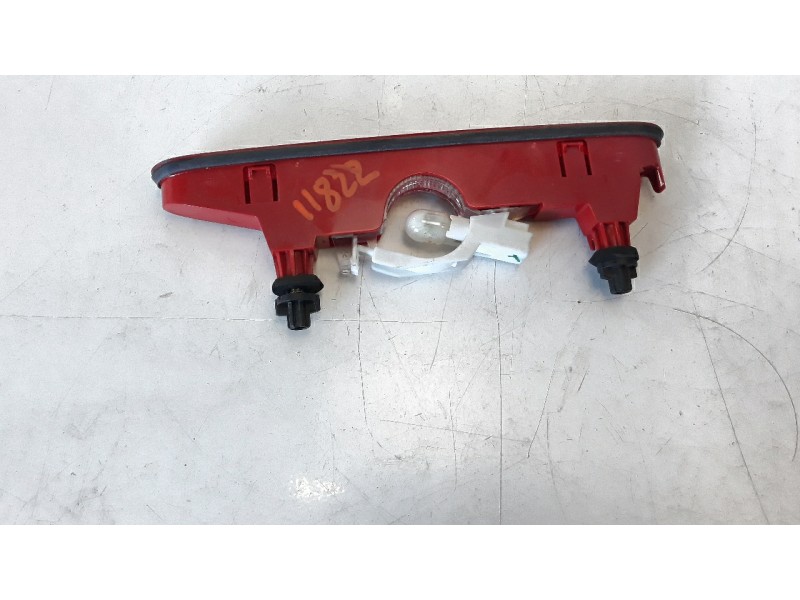Recambio de luz central de freno para citroen berlingo furgón driver m referencia OEM IAM 9682830180  