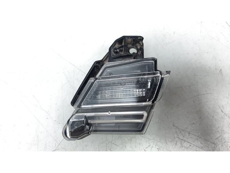 Recambio de piloto marcha atras para lexus ux (za10) 250h referencia OEM IAM 8168176010  