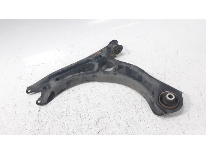 Recambio de brazo suspension inferior delantero izquierdo para volkswagen polo referencia OEM IAM 2Q0498151  