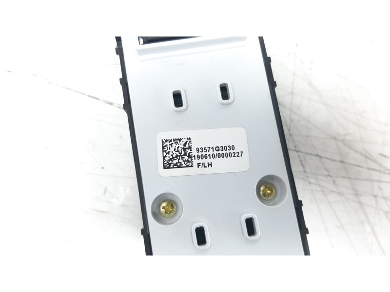 Recambio de mando elevalunas delantero izquierdo para hyundai i30 (pd) n line referencia OEM IAM 93571G3030 IAF680087 