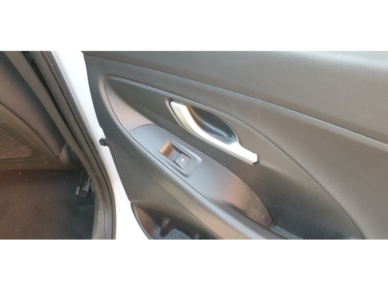 Recambio de mando elevalunas trasero derecho para hyundai i30 (pd) n line referencia OEM IAM 93581G3010  