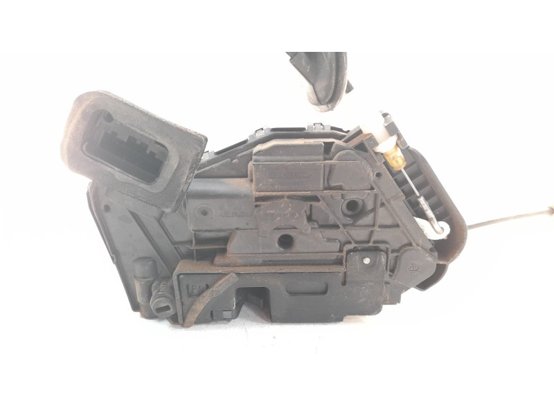 Recambio de cerradura puerta trasera izquierda para volkswagen polo referencia OEM IAM 5TA839015E  