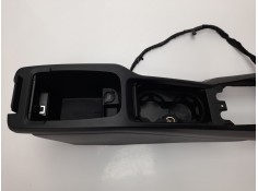 Recambio de moldura para volvo v40 kinetic referencia OEM IAM 01302307 3218535Y5TC 01302307 2