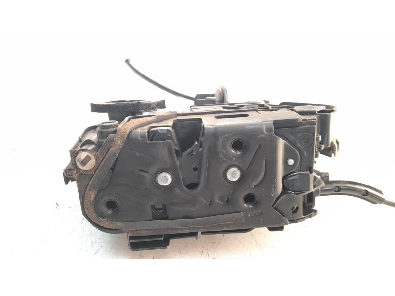 Recambio de cerradura puerta trasera izquierda para volkswagen polo referencia OEM IAM 5TA839015E  