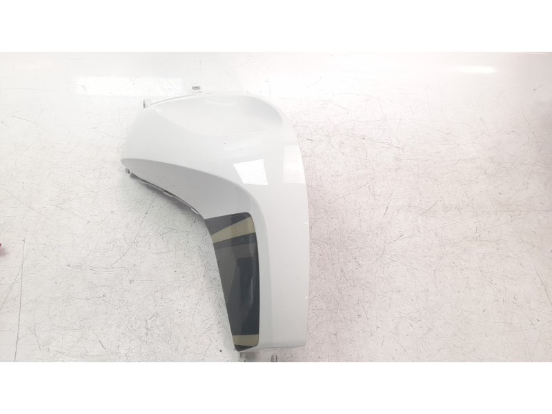 Recambio de moldura para bmw r 1250 rt referencia OEM IAM 46638533573  