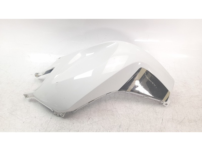 Recambio de moldura para bmw r 1250 rt referencia OEM IAM 46638533573  