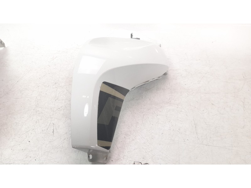 Recambio de moldura para bmw r 1250 rt referencia OEM IAM 40902327090  