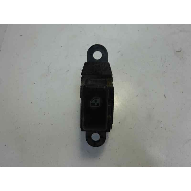 Recambio de mando elevalunas delantero derecho para hyundai h 1 h 1 furg.caja cerr.c. puerta referencia OEM IAM 935804A000  
