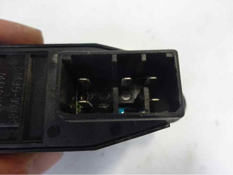 Recambio de mando elevalunas delantero derecho para hyundai h 1 h 1 furg.caja cerr.c. puerta referencia OEM IAM 935804A000  