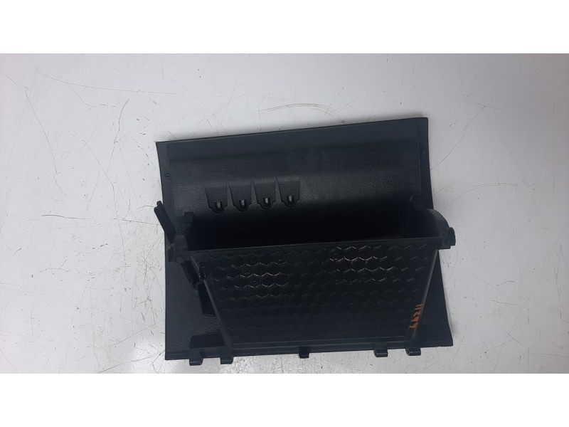 Recambio de guantera para volkswagen polo referencia OEM IAM 2G1857097G  