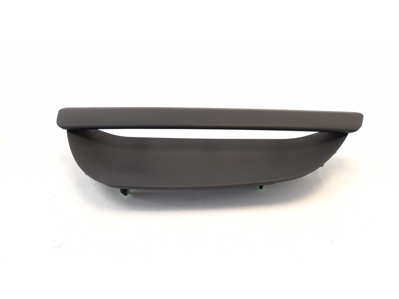 Recambio de moldura para kia cee´d 1.6 crdi cat referencia OEM IAM 84735A2000  