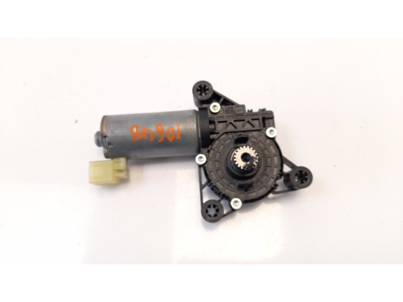 Recambio de motor techo electrico para toyota aygo 1.0 cat referencia OEM IAM 857300H010 0390200103 