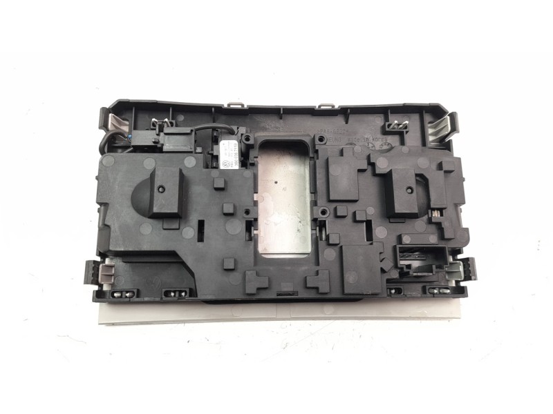 Recambio de luz interior para volkswagen polo referencia OEM IAM 3B0947105C  