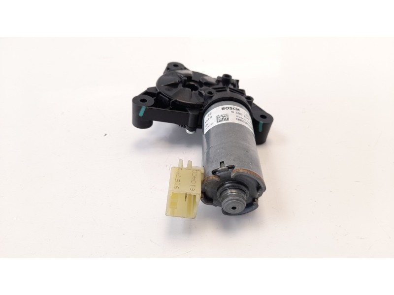 Recambio de motor techo electrico para toyota aygo 1.0 cat referencia OEM IAM 857300H010 0390200103 