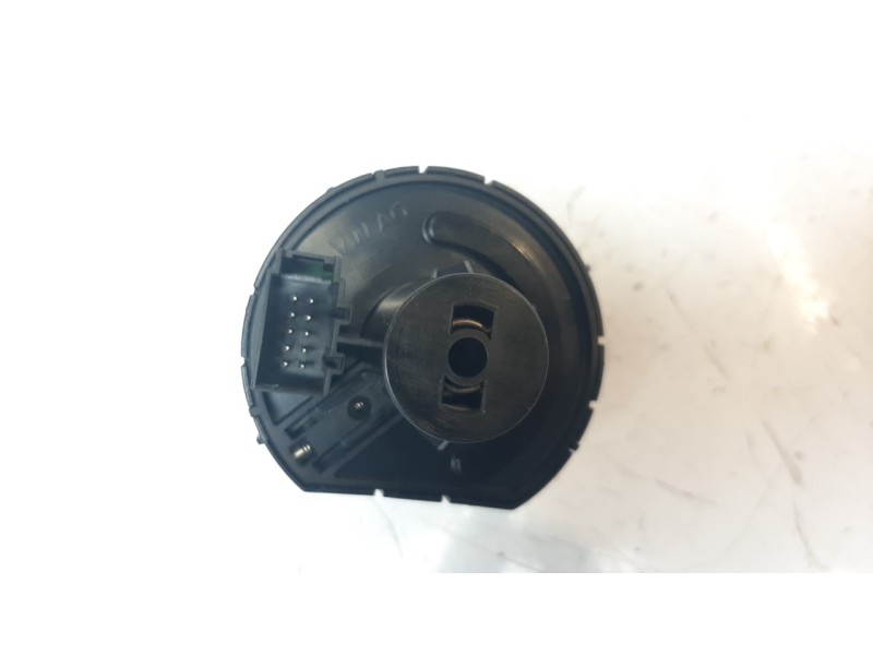 Recambio de mando luces para volkswagen polo referencia OEM IAM 5G0941431AF  