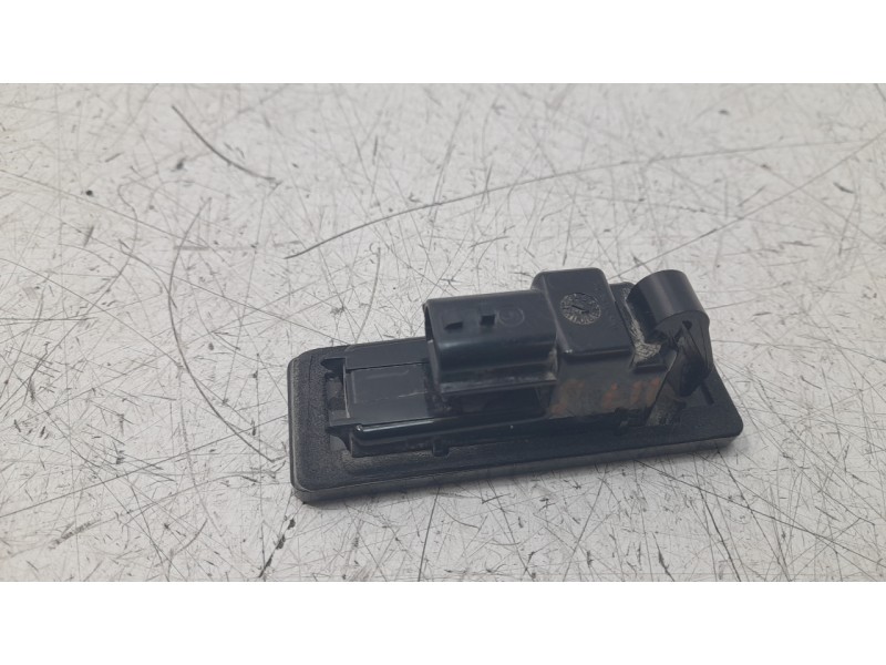 Recambio de piloto matricula para dacia duster ii anniversary referencia OEM IAM 265102291R  