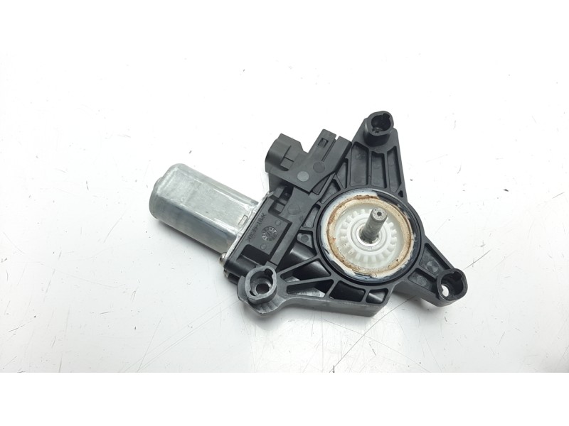Recambio de motor elevalunas trasero derecho para fiat 500 x (334) 1.6 jtdm 16v referencia OEM IAM C37707101  