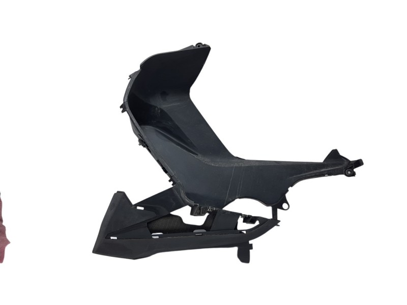 Recambio de moldura para bmw c 600 sport referencia OEM IAM 46637724895  