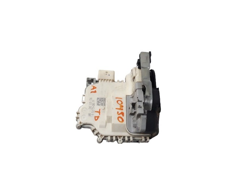 Recambio de cerradura puerta trasera derecha para audi a1 (8x) 1.6 tdi referencia OEM IAM 8X0839016C  