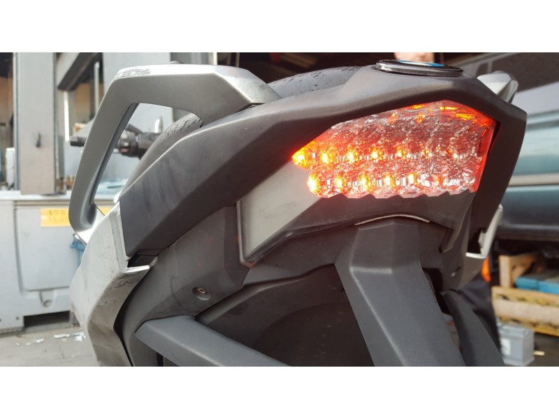 Recambio de piloto trasero central para bmw c 600 sport referencia OEM IAM 63218528399  