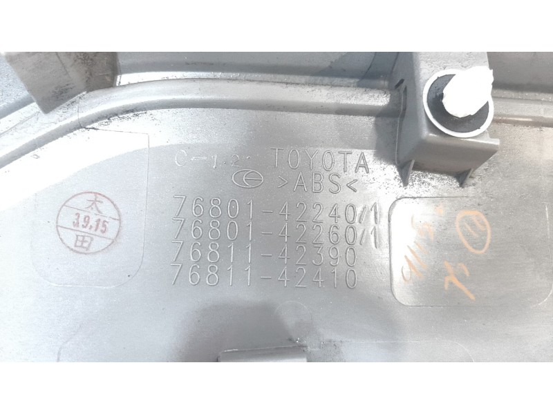 Recambio de moldura para toyota rav4 hybrid 4x2 advance referencia OEM IAM 7680142240  