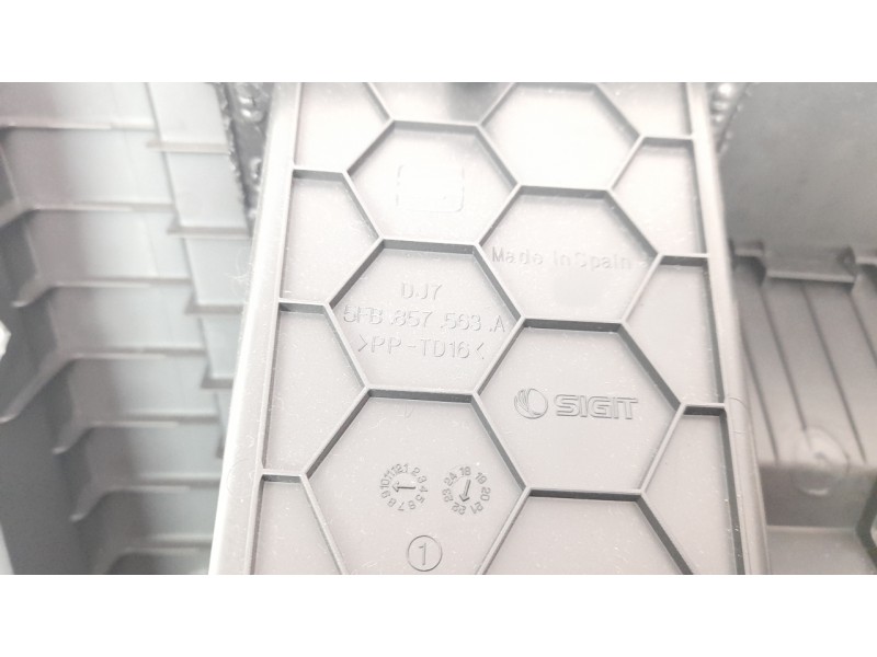 Recambio de guantera para cupra formentor 1.5 tsi referencia OEM IAM 5FB857095J  