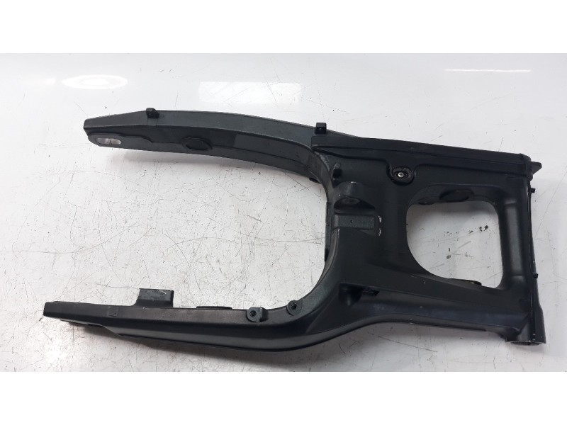 Recambio de puente trasero para honda cb 650r referencia OEM IAM 52200MKND50  