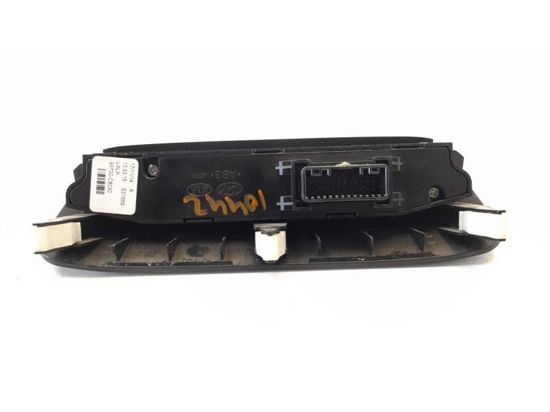 Recambio de pantalla multifuncion para hyundai i20 1.2 16v cat referencia OEM IAM 93700C8030  
