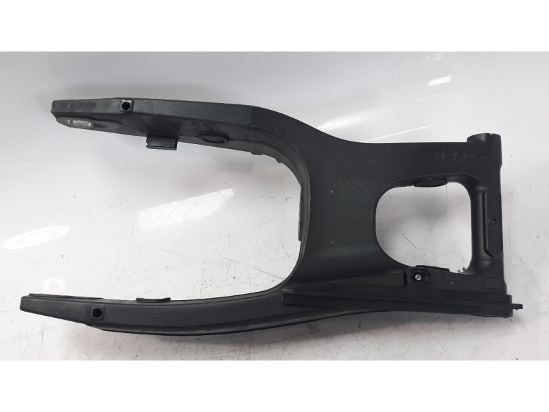 Recambio de puente trasero para honda cb 650r referencia OEM IAM 52200MKND50  