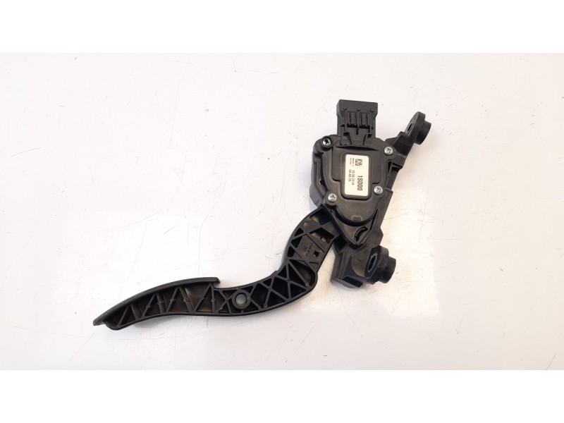 Recambio de potenciometro pedal para hyundai i20 1.2 16v cat referencia OEM IAM 327001S000  