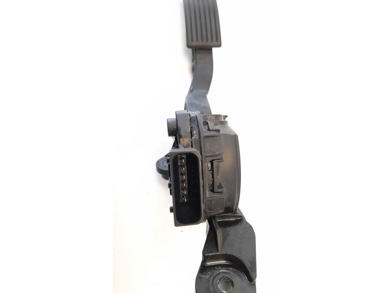 Recambio de potenciometro pedal para hyundai i20 1.2 16v cat referencia OEM IAM 327001S000  