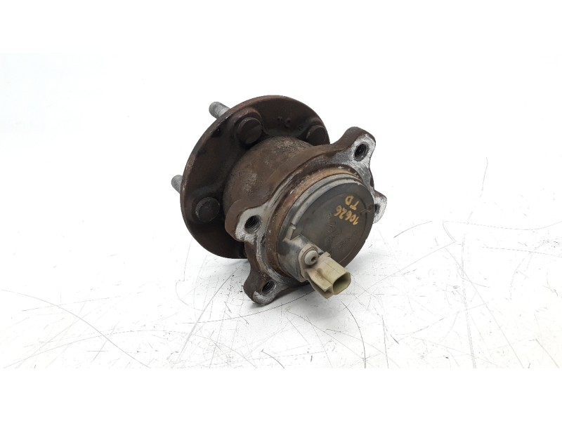 Recambio de buje para ford c-max (ceu) 1.5 tdci cat referencia OEM IAM AV612C299BAG  