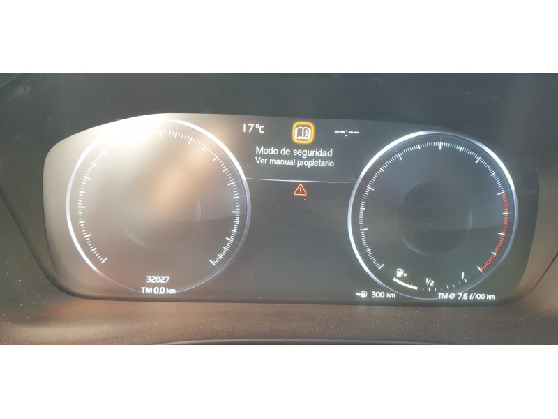 Recambio de cuadro instrumentos para volvo xc 40 essential 2wd referencia OEM IAM 32356877  