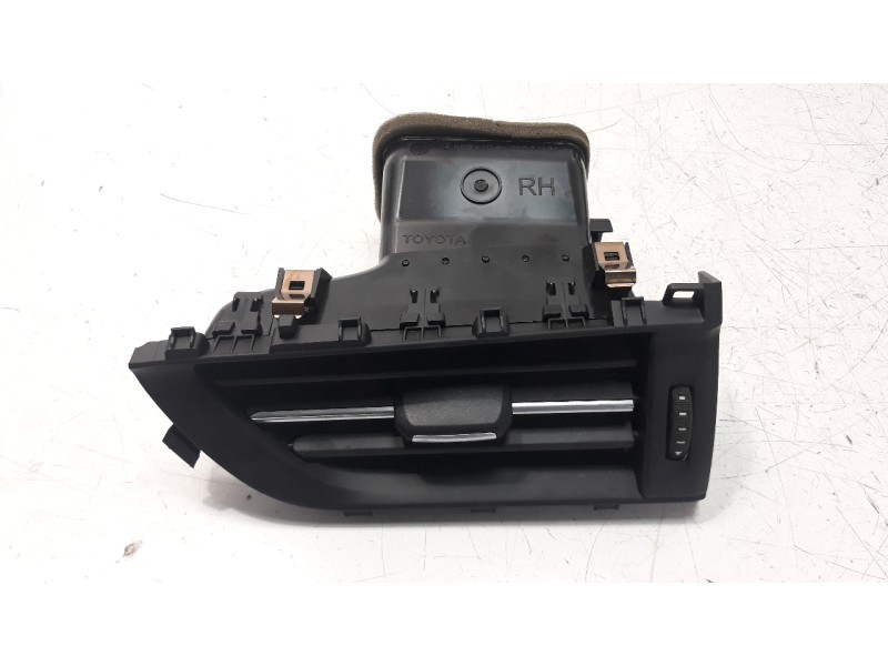 Recambio de rejilla aireadora para toyota avensis 1.8 16v cat referencia OEM IAM 5565005160  