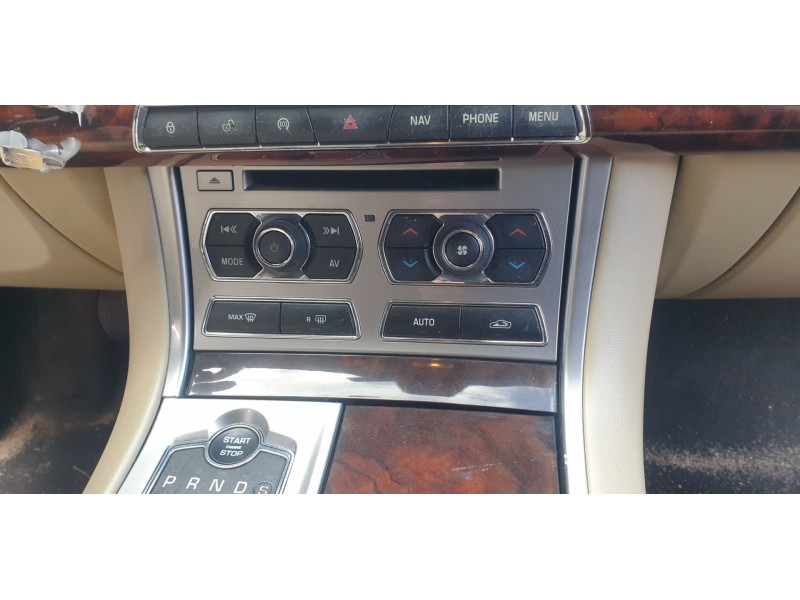 Recambio de mando climatizador para jaguar xf 3.0 v6 diesel luxury referencia OEM IAM 8X2318C858BG  