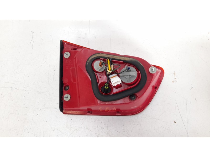Recambio de piloto trasero derecho interior para kia rio (yb) 1.0 tgdi cat referencia OEM IAM 92404H8010  