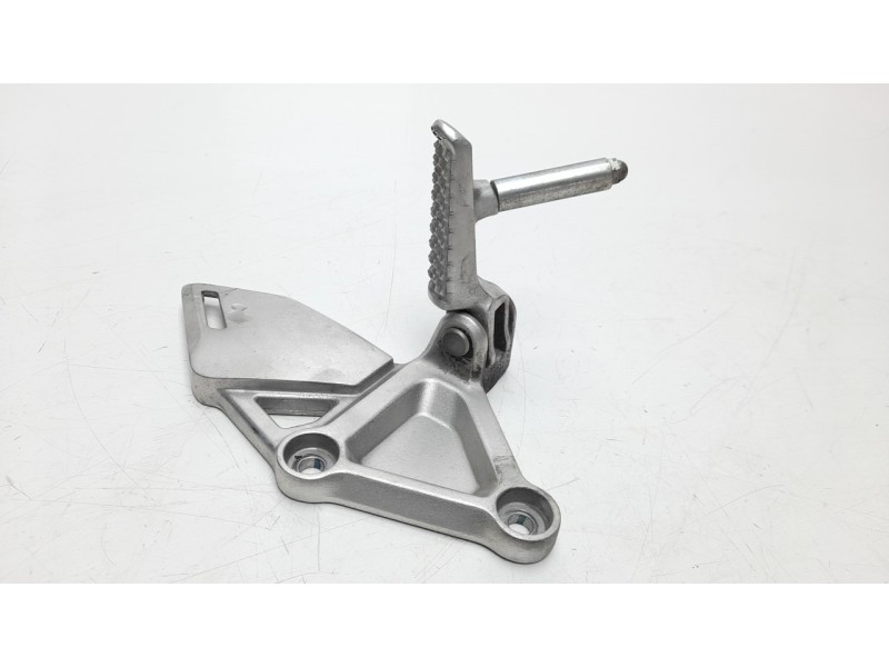Recambio de estribo para honda cbr 650ra rh02 / 1 / 1 referencia OEM IAM 50700MKND50  
