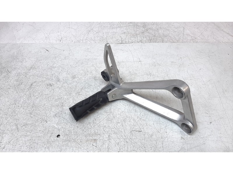 Recambio de estribo para honda cb 500x referencia OEM IAM 50715MKPJ80  