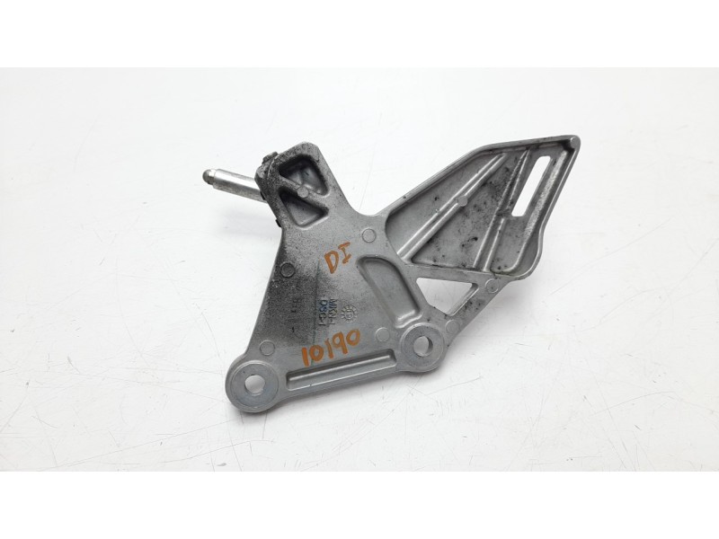Recambio de estribo para honda cbr 650ra rh02 / 1 / 1 referencia OEM IAM 50700MKND50  