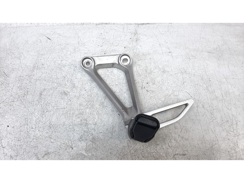 Recambio de estribo para honda cb 500x referencia OEM IAM 50725MGZJ00  