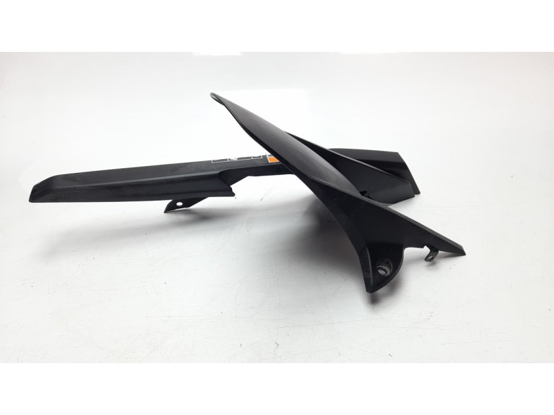 Recambio de guardabarros trasero para honda cbr 650ra rh02 / 1 / 1 referencia OEM IAM 80103MKND50  