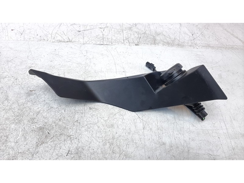 Recambio de moldura para honda cb 500x referencia OEM IAM 64280MKPJ80  