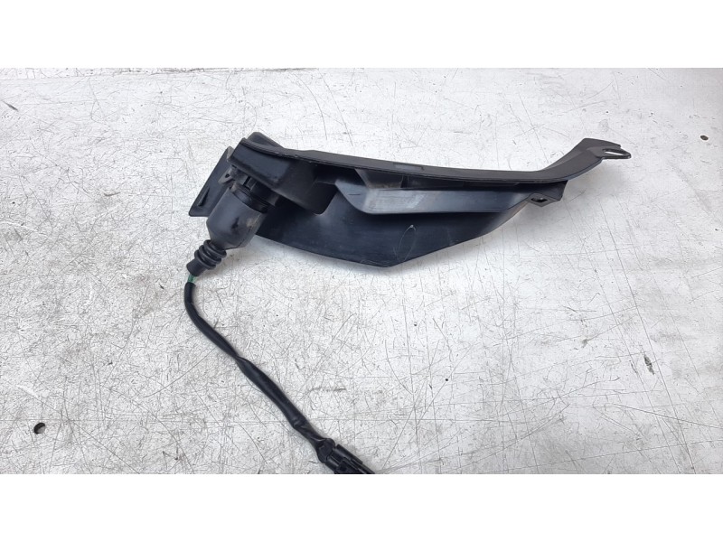 Recambio de moldura para honda cb 500x referencia OEM IAM 64280MKPJ80  