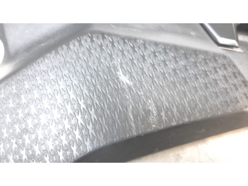 Recambio de moldura para honda cb 500x referencia OEM IAM 83511MKPJ800  
