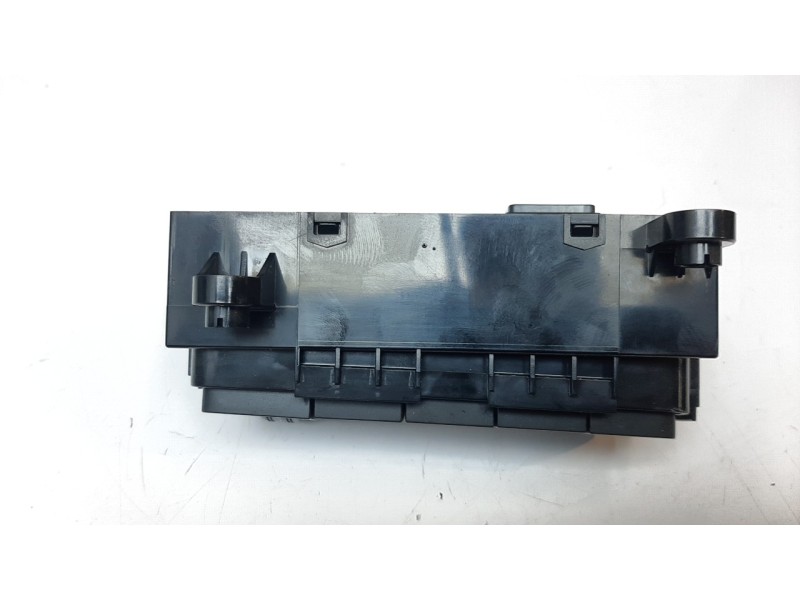 Recambio de mando multifuncion para hyundai kona 1.0 tgdi cat referencia OEM IAM 93710J9080  