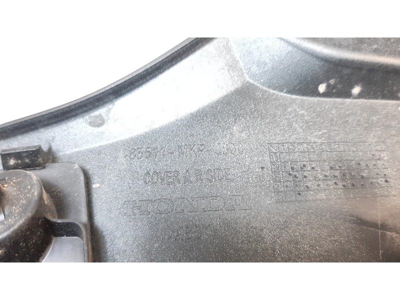Recambio de moldura para honda cb 500x referencia OEM IAM 83511MKPJ800  