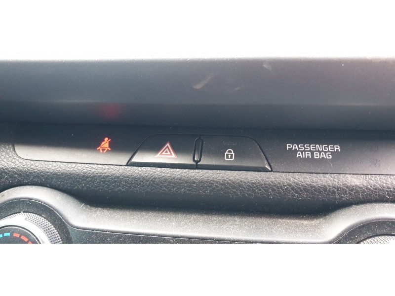 Recambio de warning para kia rio (yb) 1.0 tgdi cat referencia OEM IAM 4D63611000  